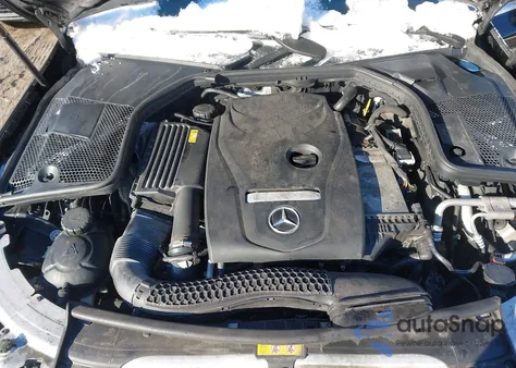 2016 Mercedes-Benz C 300 Sport 4Matic из США, поврежденный, VIN 55SWF4KB4GU176266